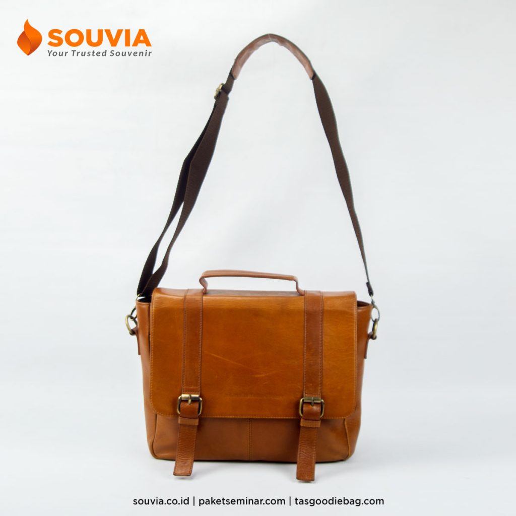 tas selempang kulit asli model postman bag