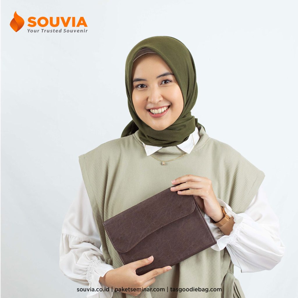 buku agenda kerja kulit sintetis Leona adalah souvenir SOUVIA yang best seller