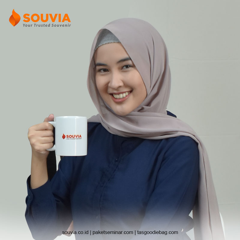 cetak mug keramik putih dengan logo brand