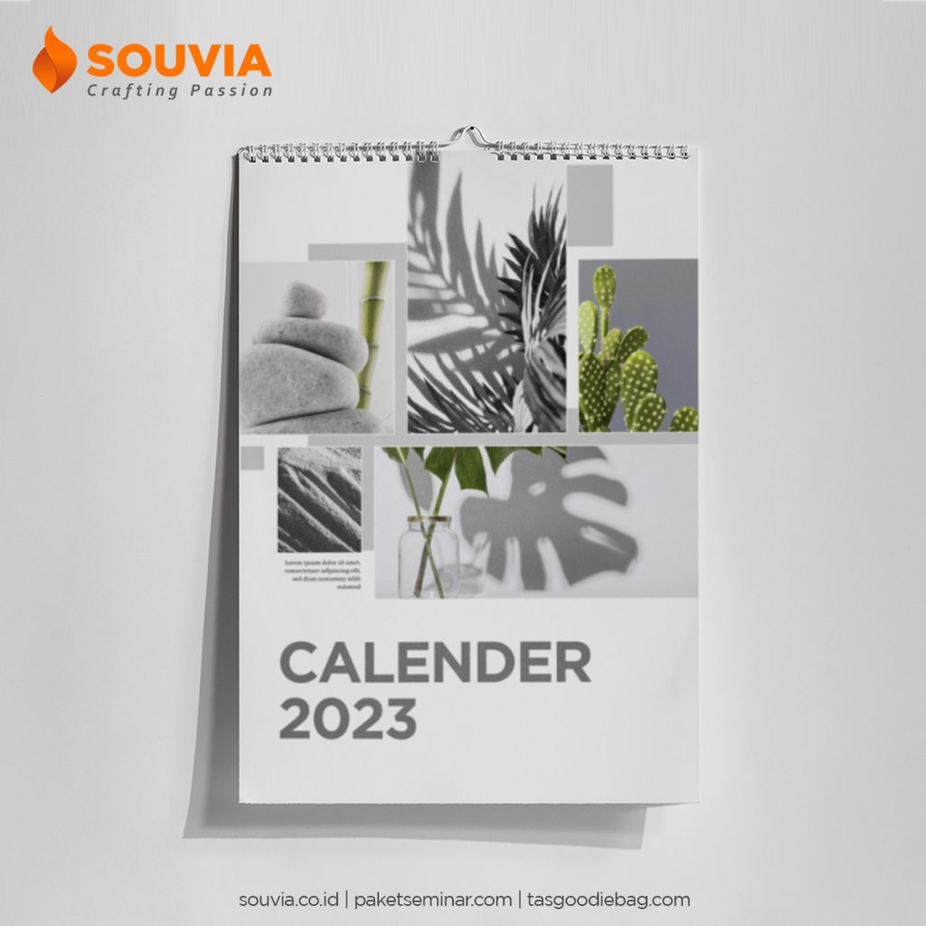 Kalender dinding dwiwulan dengan cover