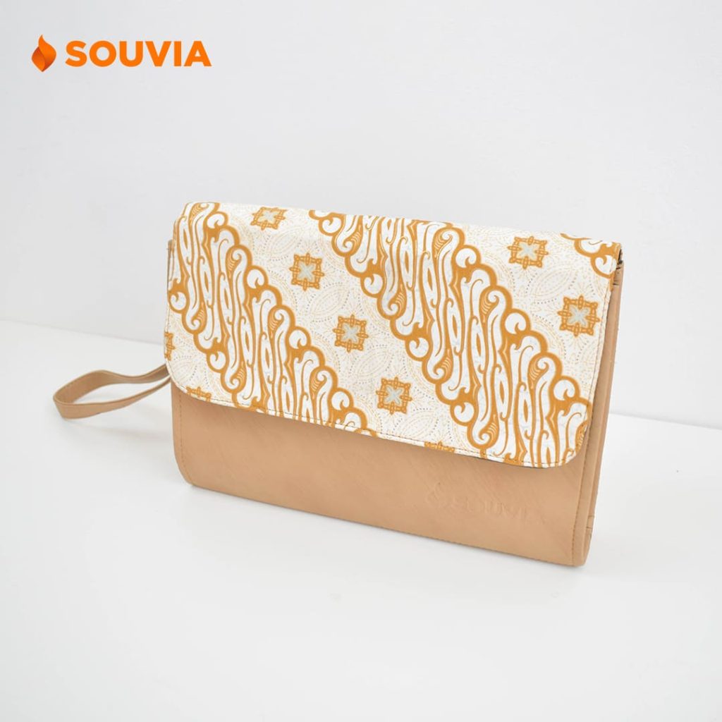 clutch bag batik dengan bahan kulit sintetis dengan tali