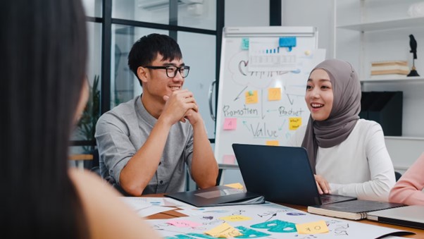 Suasana kerja di kantor. Sumbe